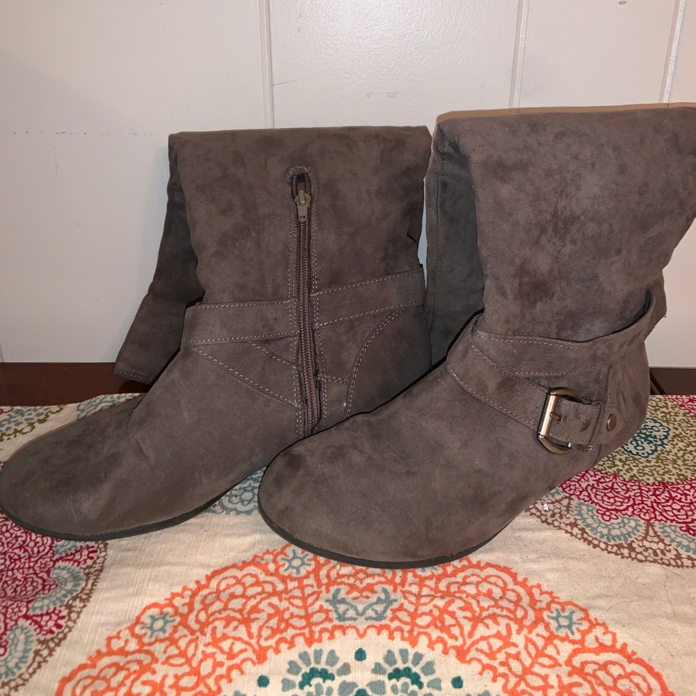 Suede Grey Boots